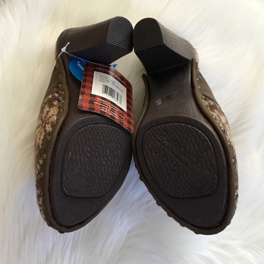 Muk Luks Kameryn Heeled Clogs - Picture 4 of 8